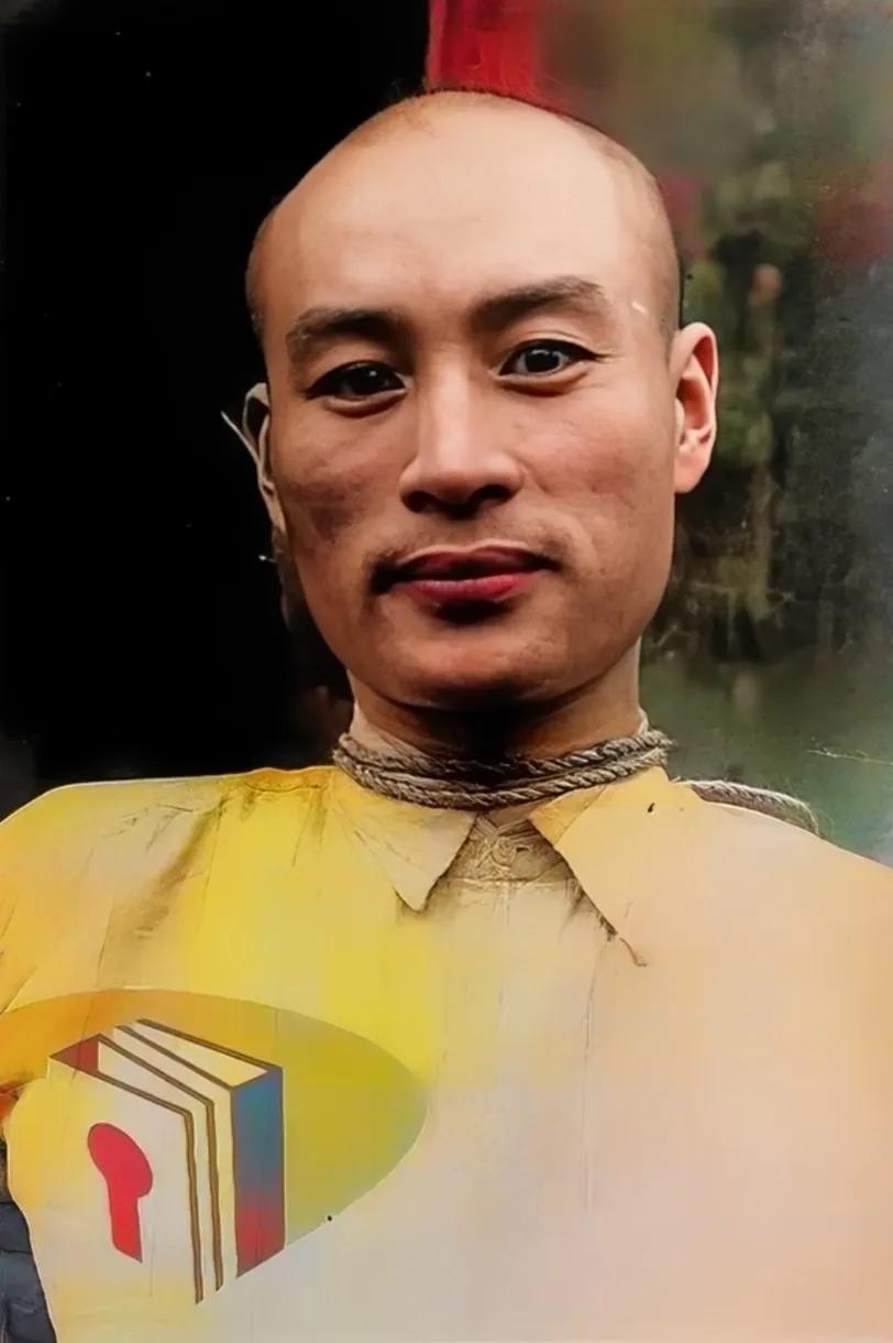 1950年，台北刑场，一位不屈不挠的烈士，面对死亡时毫无畏惧的场景，据当时的媒体