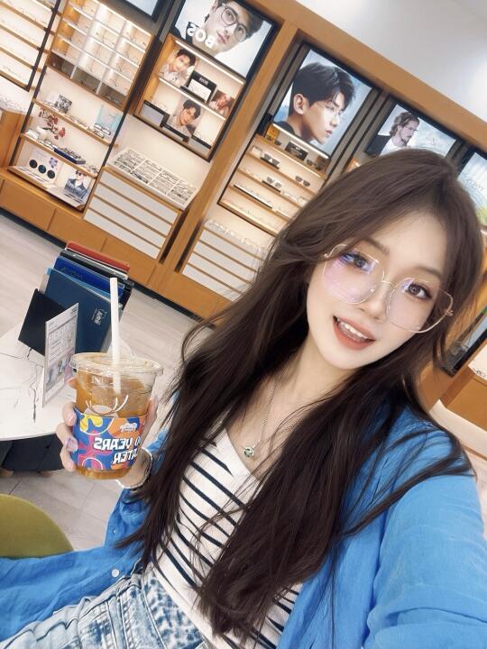 方圆脸😭终于配到变漂亮的近视镜👓了！！！