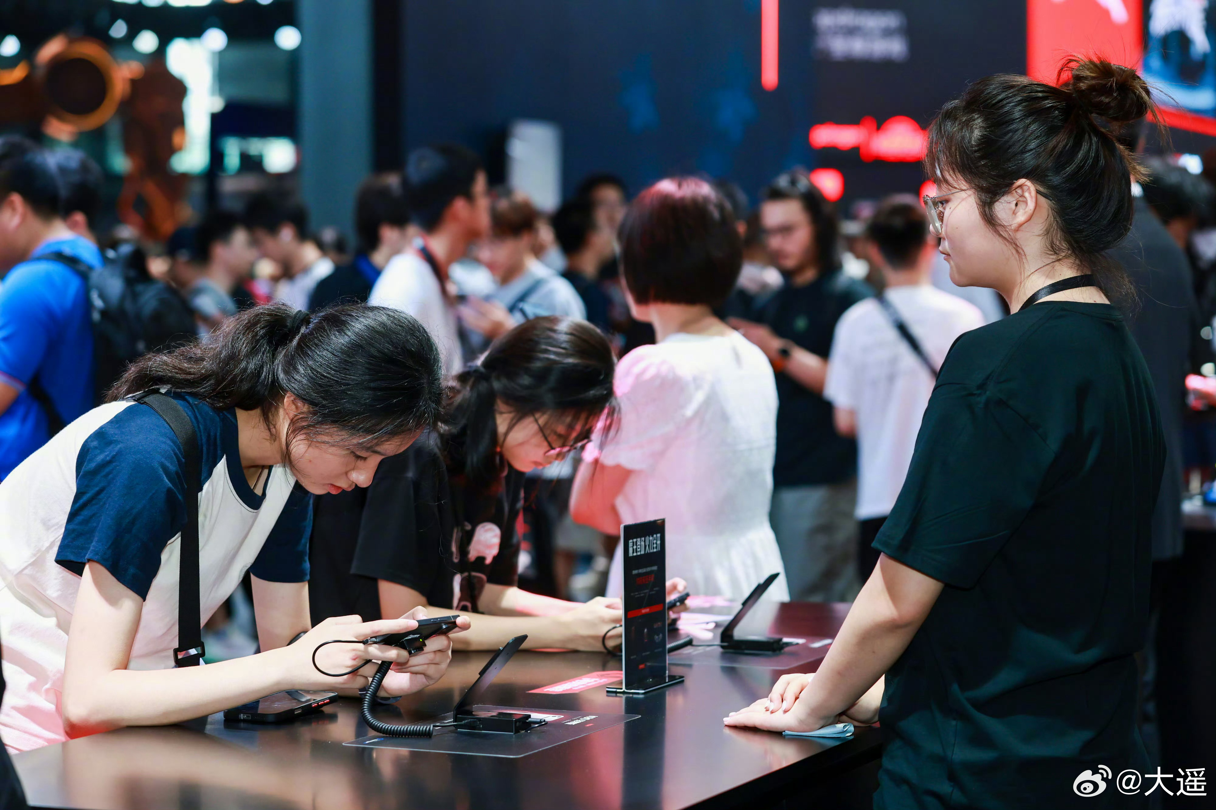 有人喊Redmi新品应该上骁龙8E6但高通已经明说要涨价了台积电2nm代工，贵A