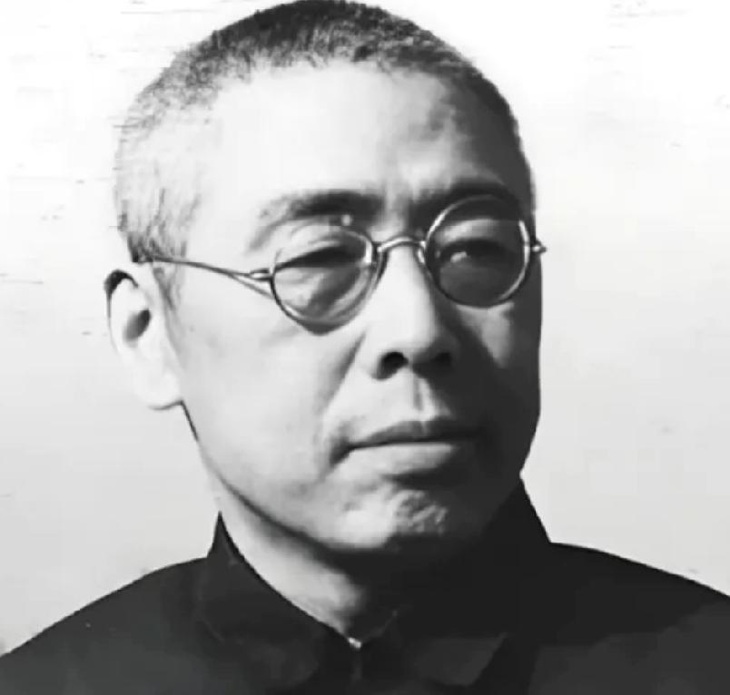 这个故事确实非常有趣且发人深省！
左宗棠通过一盘花生米和细微的观察，
成功揭露了