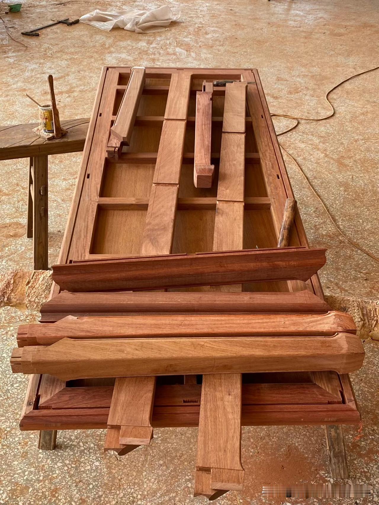 开年第一张成品，

山东威海粉丝的，缅花干泡桌
​
​193*70*75高，独板