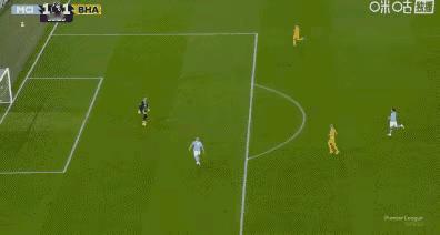 有功也有过！哈兰德什么时候走出低迷？第80分钟，哈兰德这个转身打门，直接踢给门将