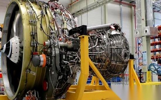 他们终于想明白了。
那些以前捂得严严实实、生怕你看一眼的核心技术，现在主动端到了