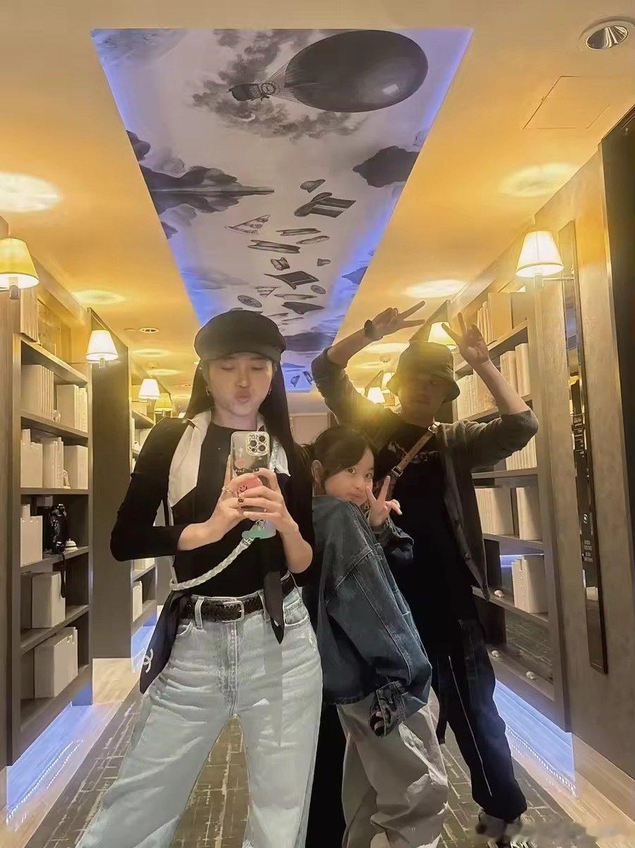 包贝尔一家三口辽宁春晚团建辽宁春晚 这团建含金量拉满，直接把家搬上春晚舞台 