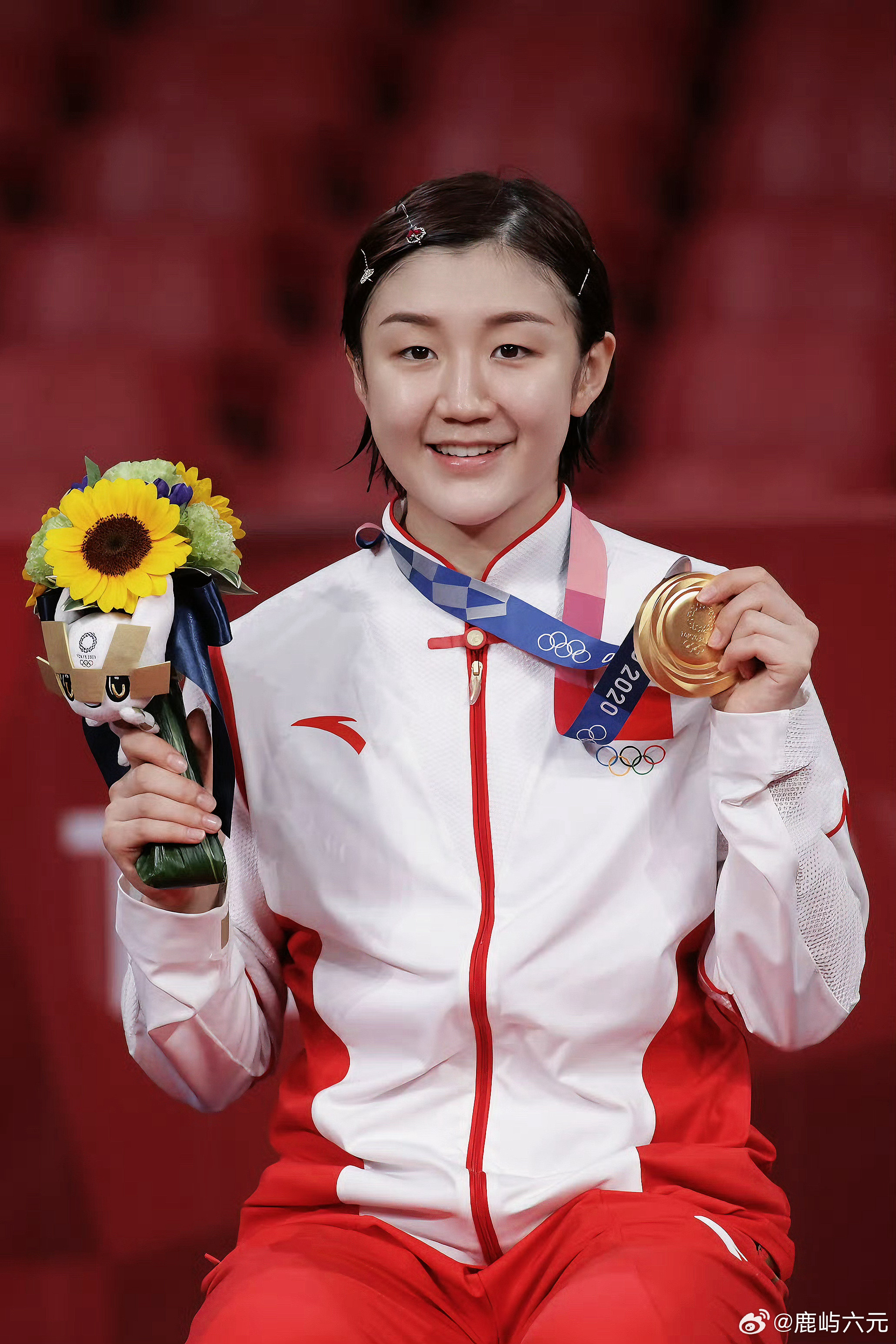 陈梦说腰弯方便挂金牌两届奥运会四枚金牌🏅奥运女单卫冕历史第三人陈梦超级棒