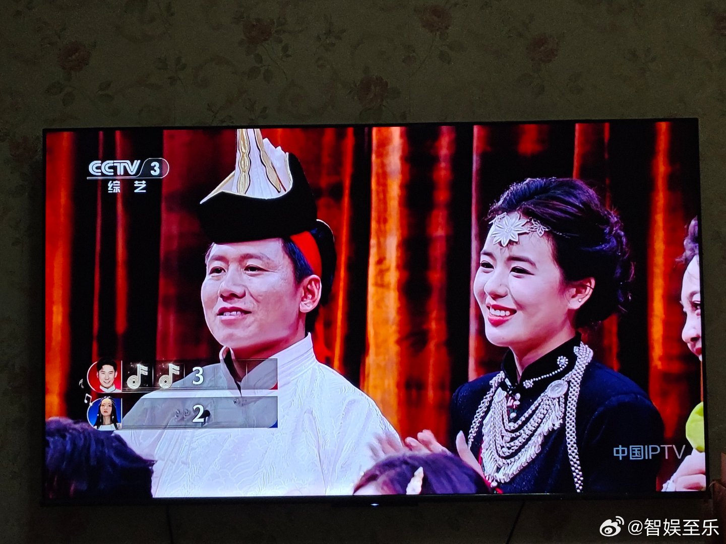 《中国唱将》民族唱法评委中有个比较特殊的歌手，长得像周涛，平时很少出来唱歌，但青