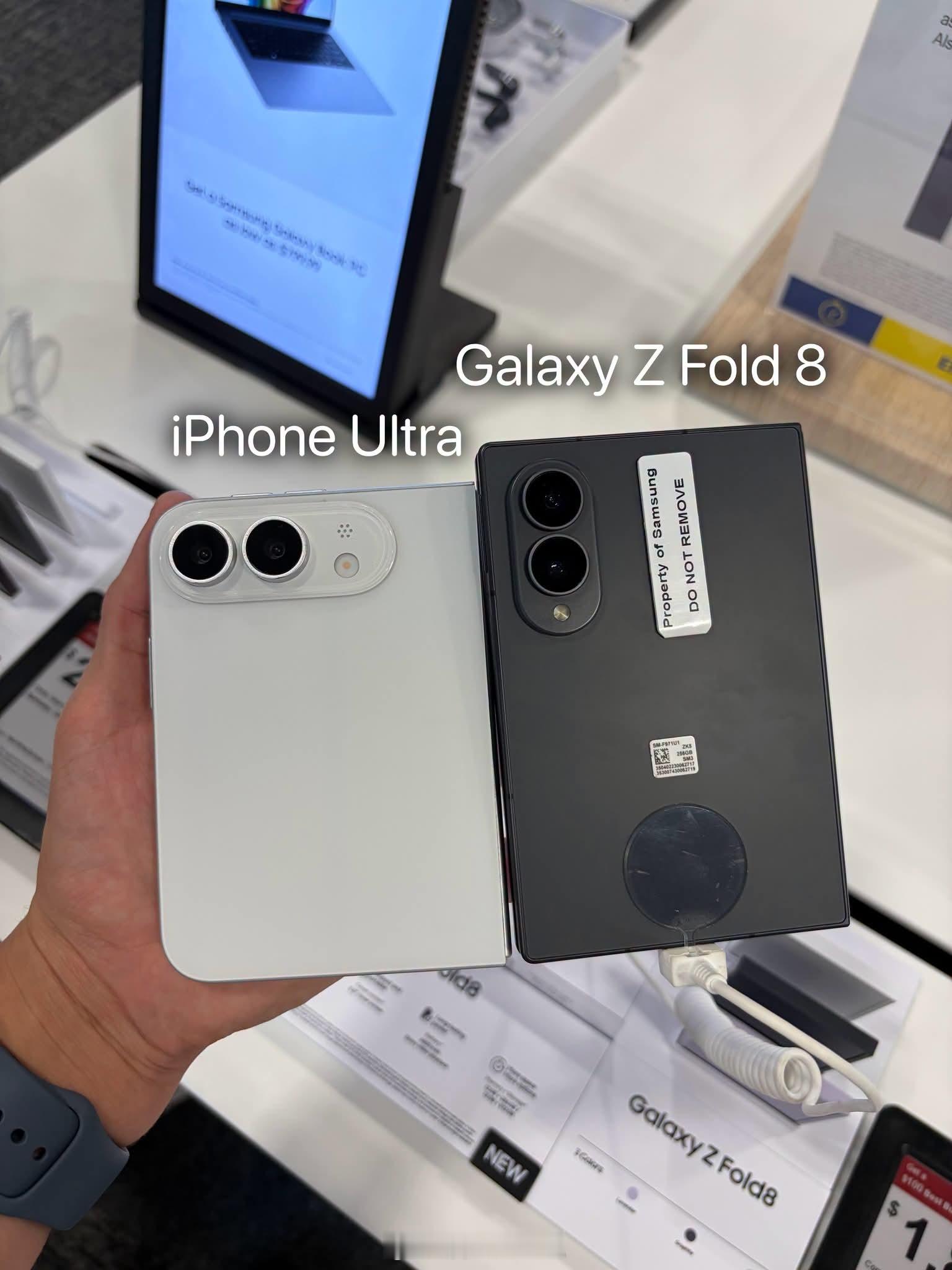 iPhone Ultra和三星Galaxy Z Fold8对比！看着更加矮胖，镜