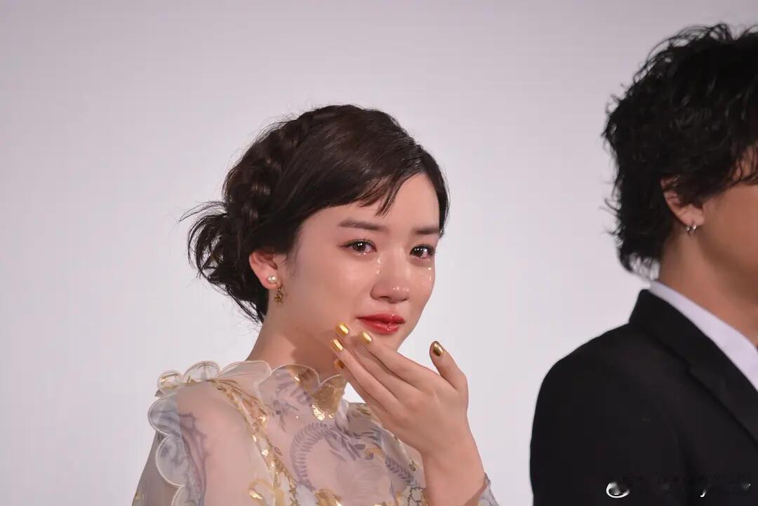 ？？？她？？？？为啥？？？ 田中圭承认与永野芽郁同居但否认恋情 ​​​