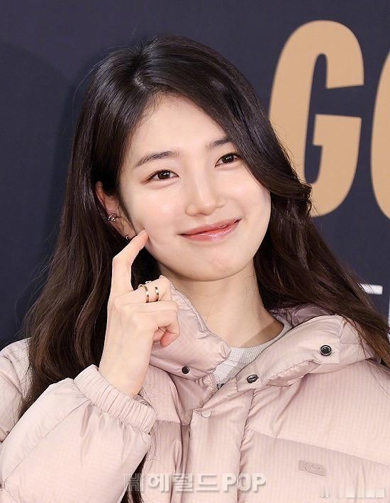 #裴秀智最新活动新闻图##裴秀智出席活动新闻图# ​​​裴秀智的最新活动新闻图，