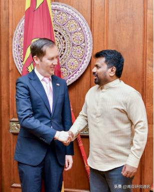 《德干先驱报》3月19日报道，美国驻印大使戈尔（Sergio Gor）于3月19