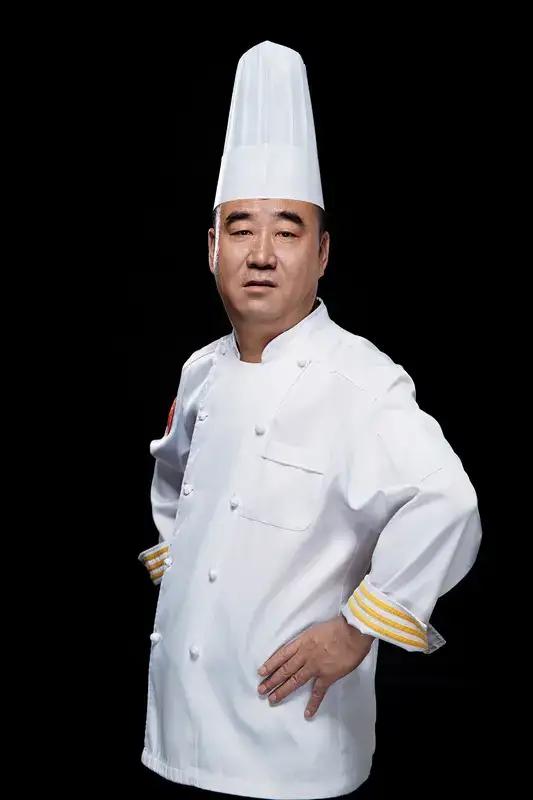 一夜之间，遍地开花的中国烹饪大师头衔，直接全部作废了。
中国烹饪协会发布公告，以