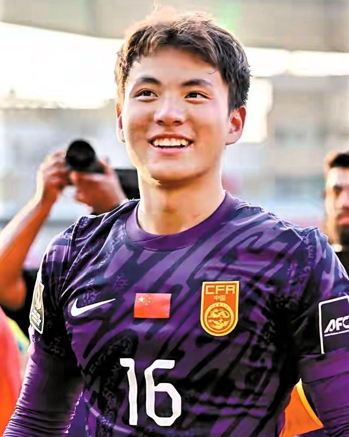 。
 
核心数据与关键表现
 
- 4场全勤，零失球，连续390+分钟球门不失，