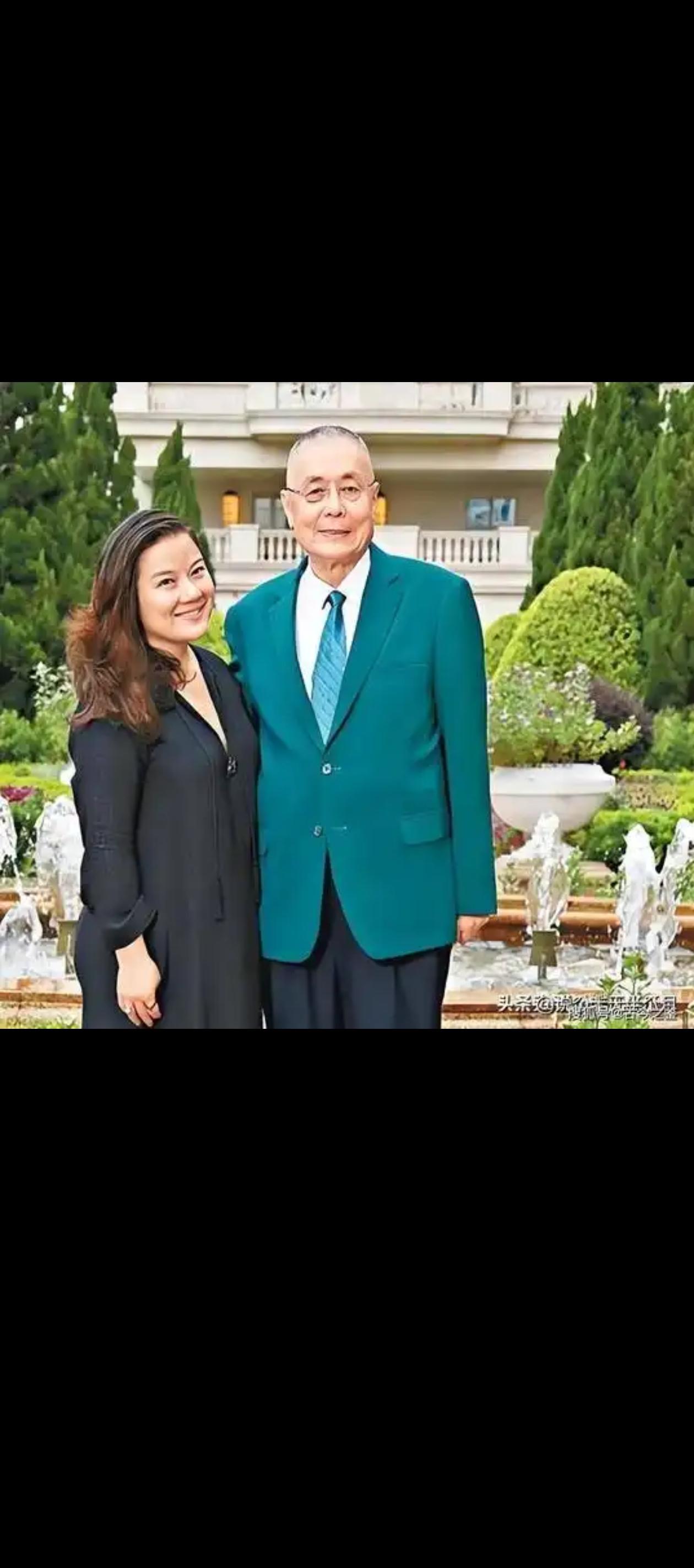 杜星霖谈丈夫张纪中怎么老当益壮，自己如何为她怀孕。
杜星霖是个很坦诚的女士，在面