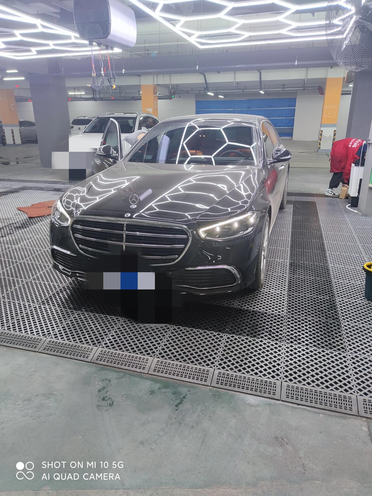 现在洗个车好贵，要75元一次，都快洗不起车了有木有？你们那里洗车要多少钱一次呢？