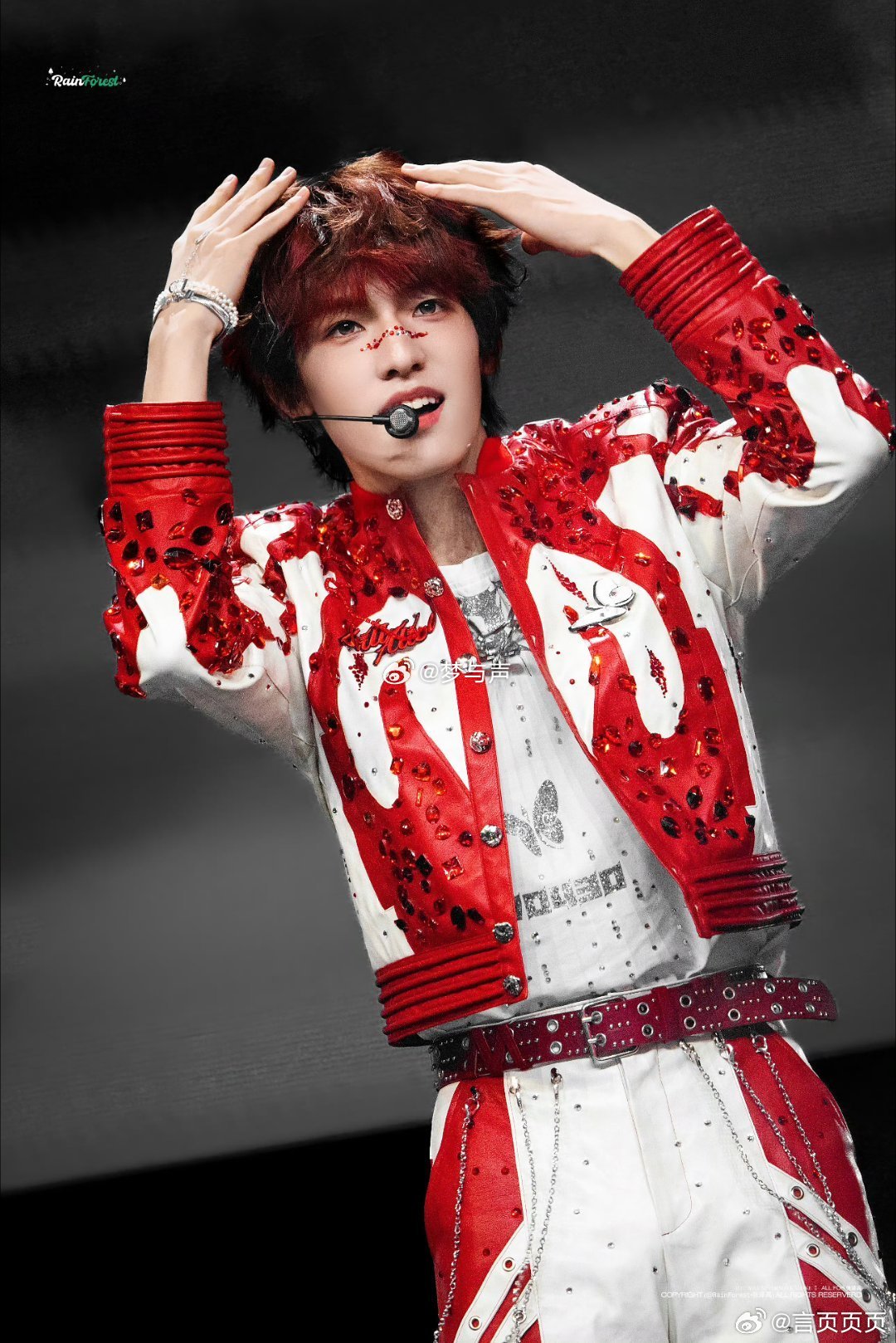 张泽禹首专秒切第一 从舞台王者到专辑新人王，张泽禹用首专秒切第一的成绩单，给自己