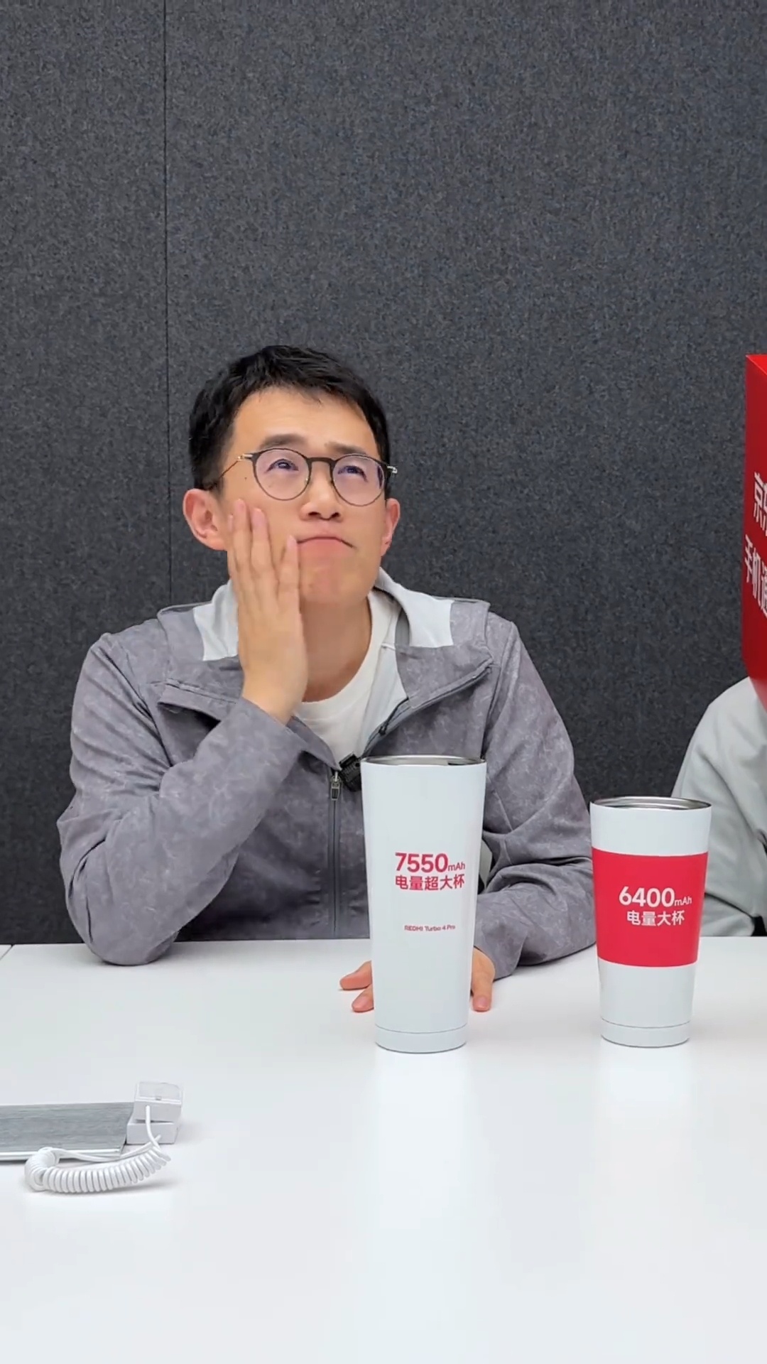王腾重现小杯、中杯、大杯剧情，致敬打脸罗永浩桥段！ ​​​