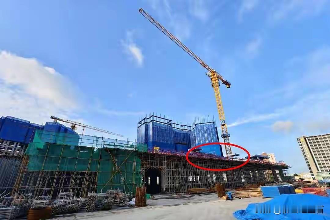 深圳宝安航城宗地项目“7·13”事故报告公布，看得人心里沉甸甸的。2025年7月