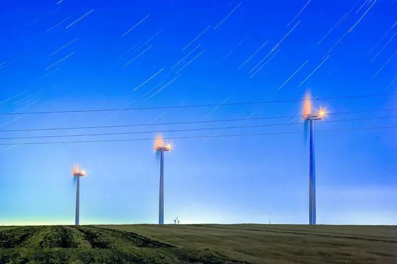 早上好！新的一天开始，感觉浑身都充满了干劲。看到有人说钢铁工业亮点满满、逻辑清晰