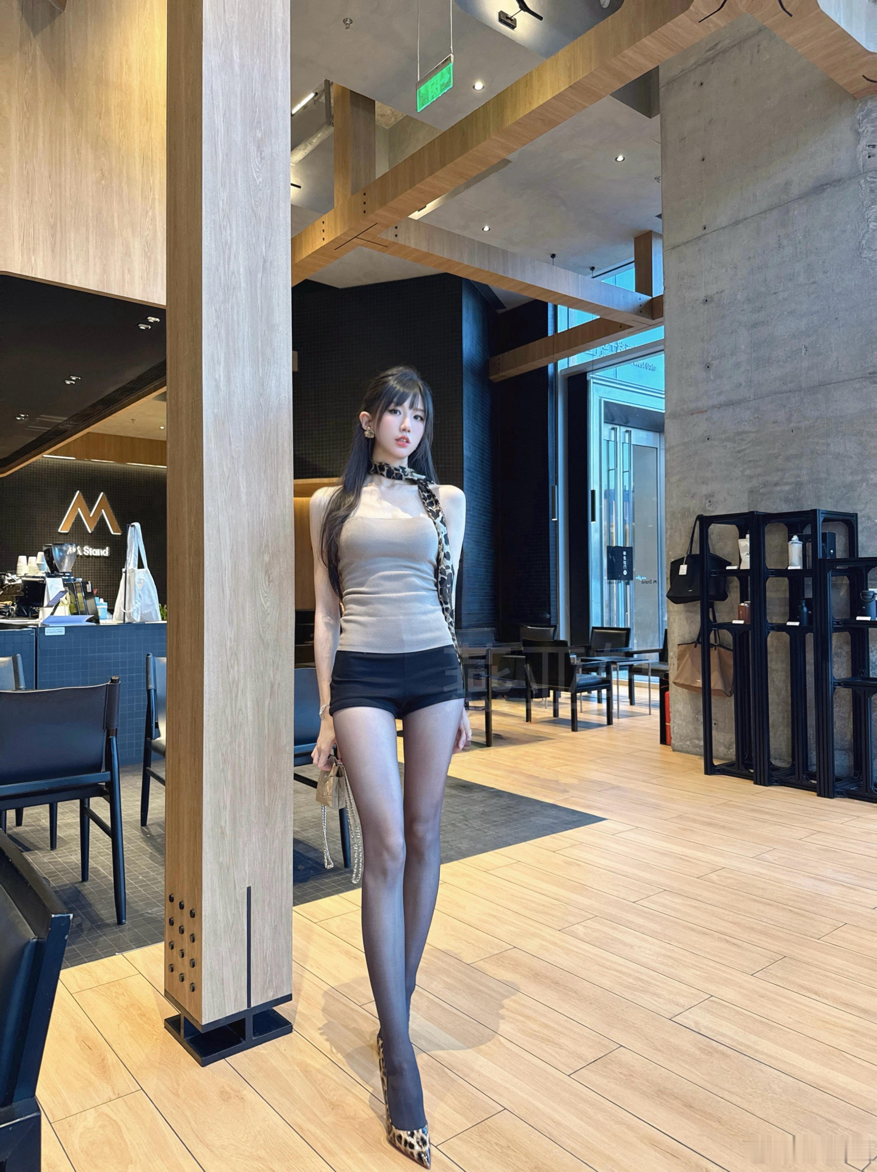 告诉我谁是主人燕亚轩[超话]今天穿什么涞觅,不止丝滑 ​​​