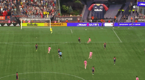 梅西笑纳对方失误大礼破门！！！1-0！！！新英格兰革命vs迈阿密国际 ​​​
