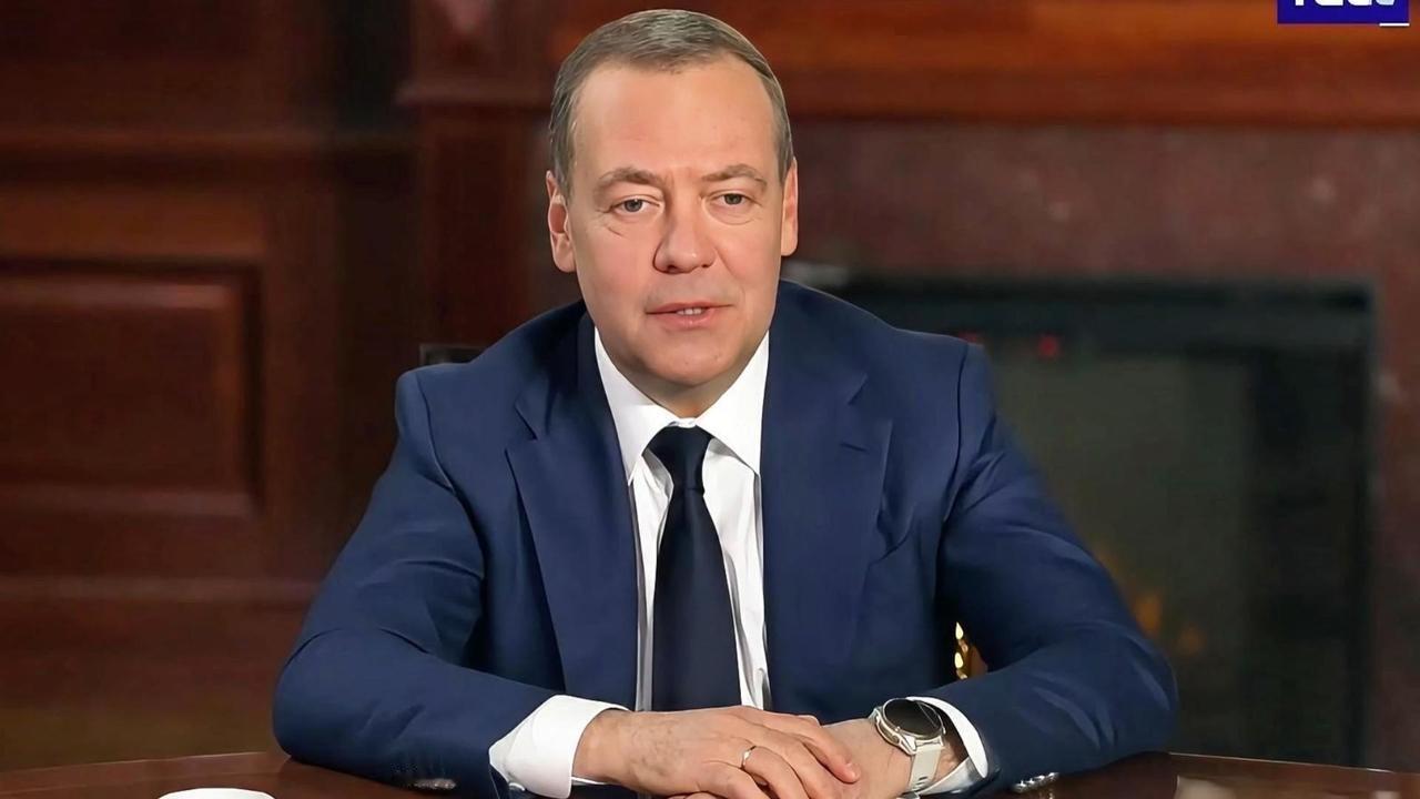 俄罗斯压箱底的武器还是核武器，但说的次数多了，别人也就不在乎了。

俄联邦安全会