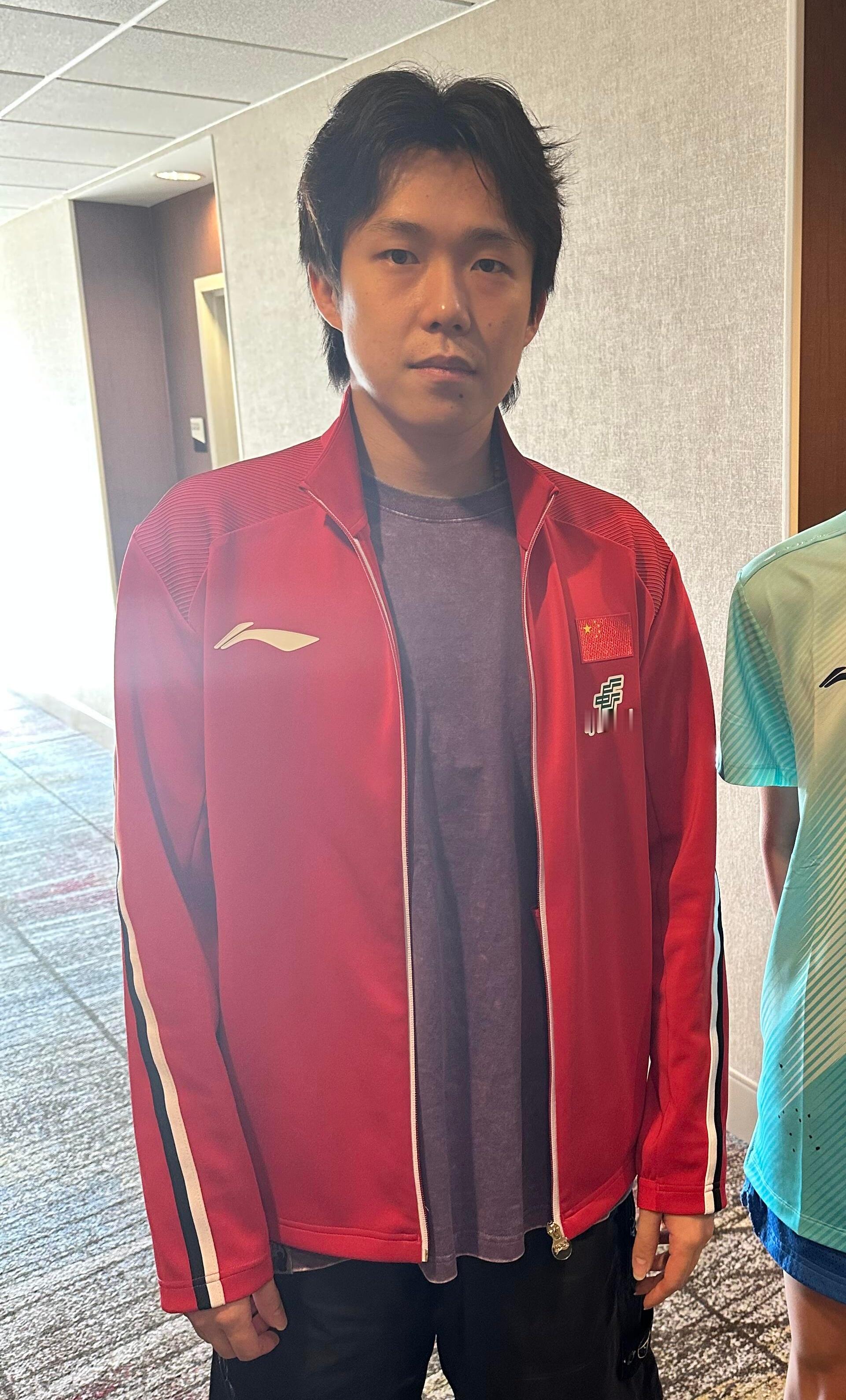 王楚钦 一只被逮住拍照的懵懵小狗©️Rising Stars 乒乓学院 