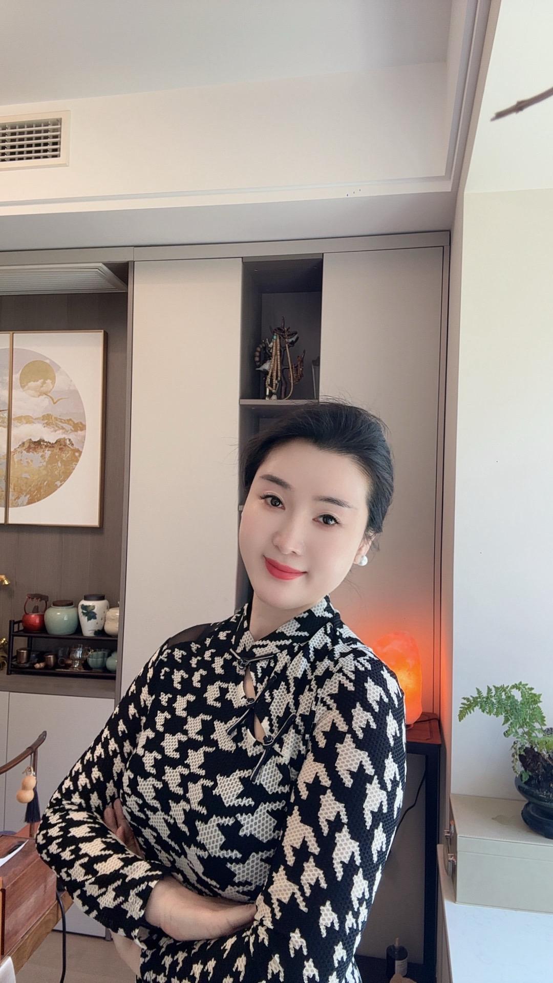 离你最近的人～决定了你的高度～同时也决定你的成长速度～