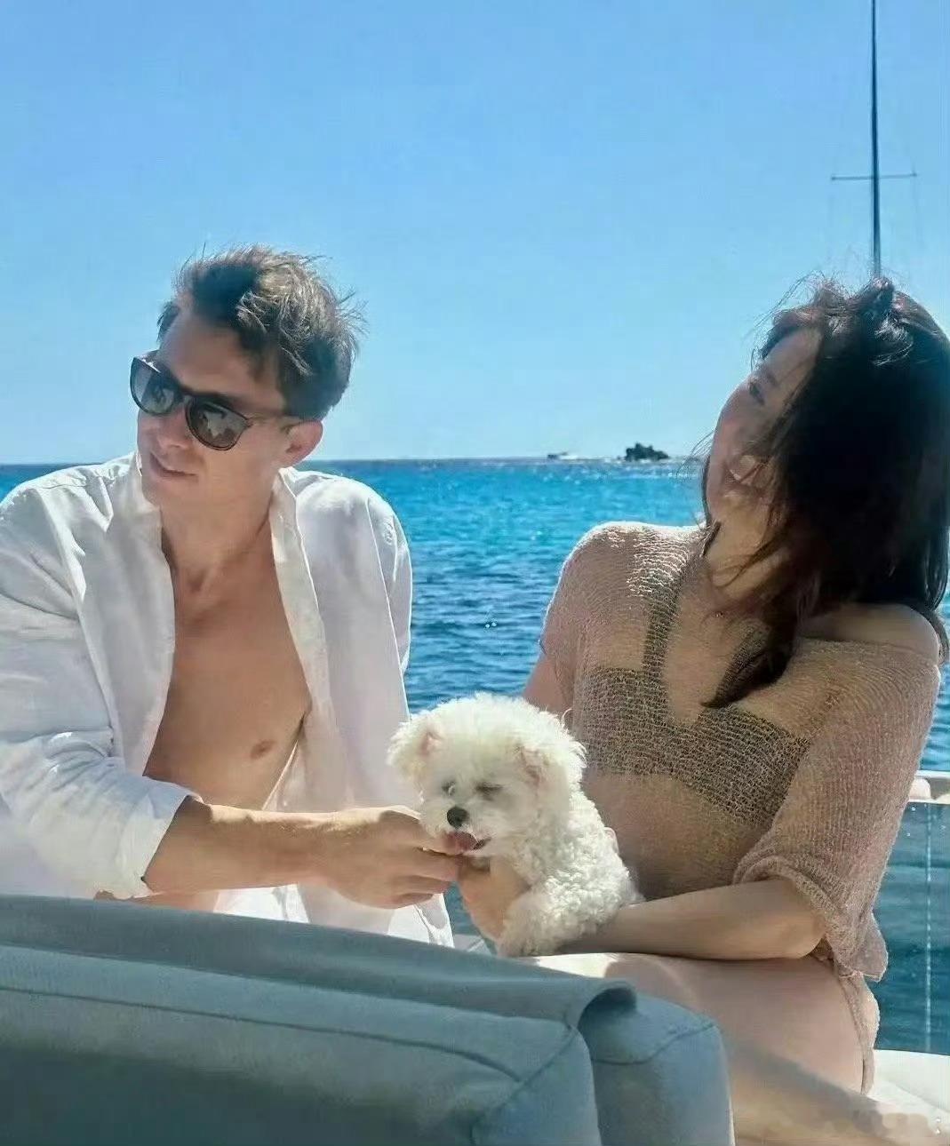 陈赫前妻许婧秀恩爱 离了婚就别带陈赫  这个是对女生的伤害 现在彼此找到幸福了 