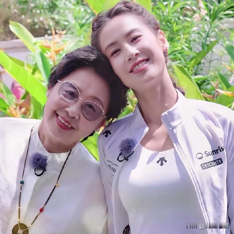 杨子厚着脸皮在
         黄圣依某博评论
   七夕，七夕象征爱情，被称