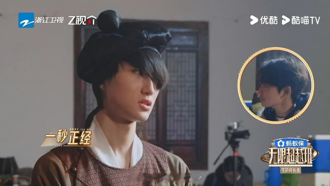 演综爆改洗剪吹大堂，黄朔功不可没。别人试戏《大内密探零零发》，他试戏“林俊杰模仿