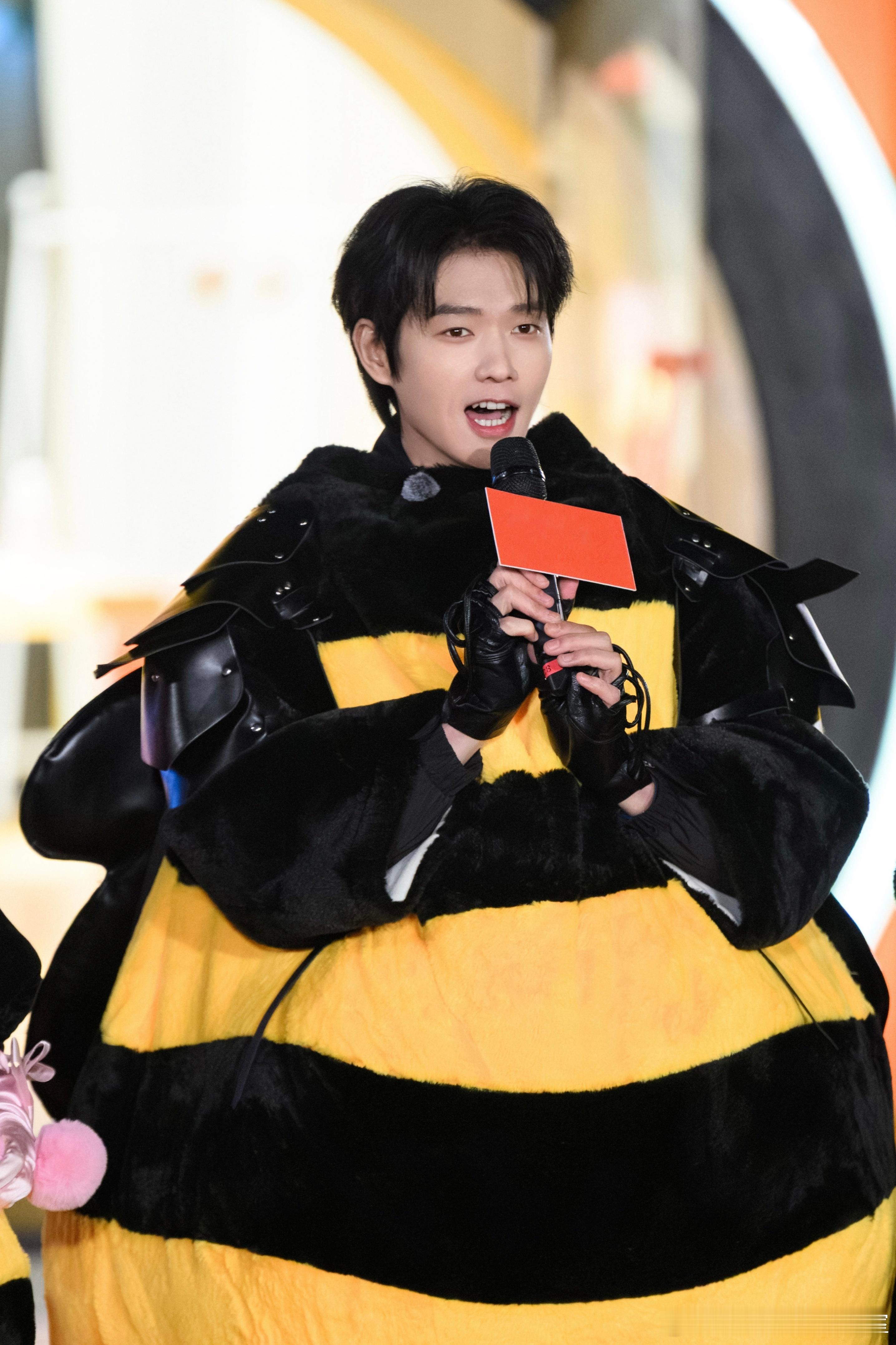 周五晚高疯收官好走心周五晚高疯这把不抽象改走心了，收官场大家每个人都好暖心，这么