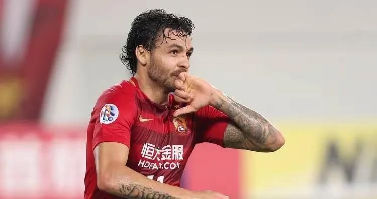 中国男足的“豪赌”彻底打了水漂，高拉特成了大家议论的焦点。不知道你们有没有关注过
