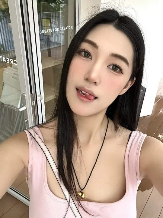 身材不基础，但是脸基础