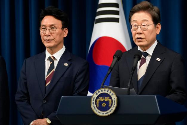 【李在明打破惯例，将派外长访华求见王毅，只盼中方不要再拒绝自己了】

李在明上台