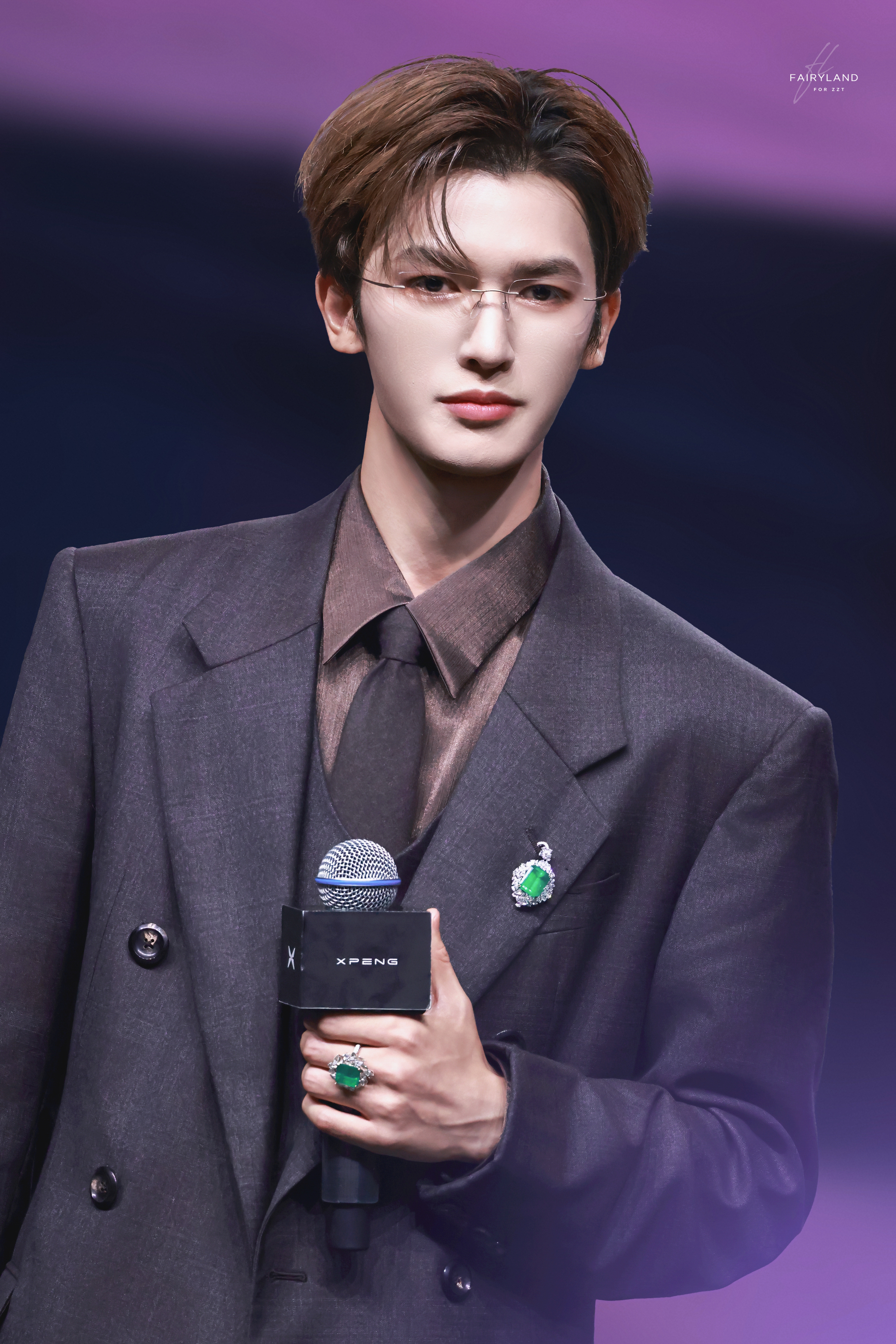 朱正廷 zzt朱正廷心间错 zzt朱正廷苏洋 “想用每日的温柔和月亮花换取一束光