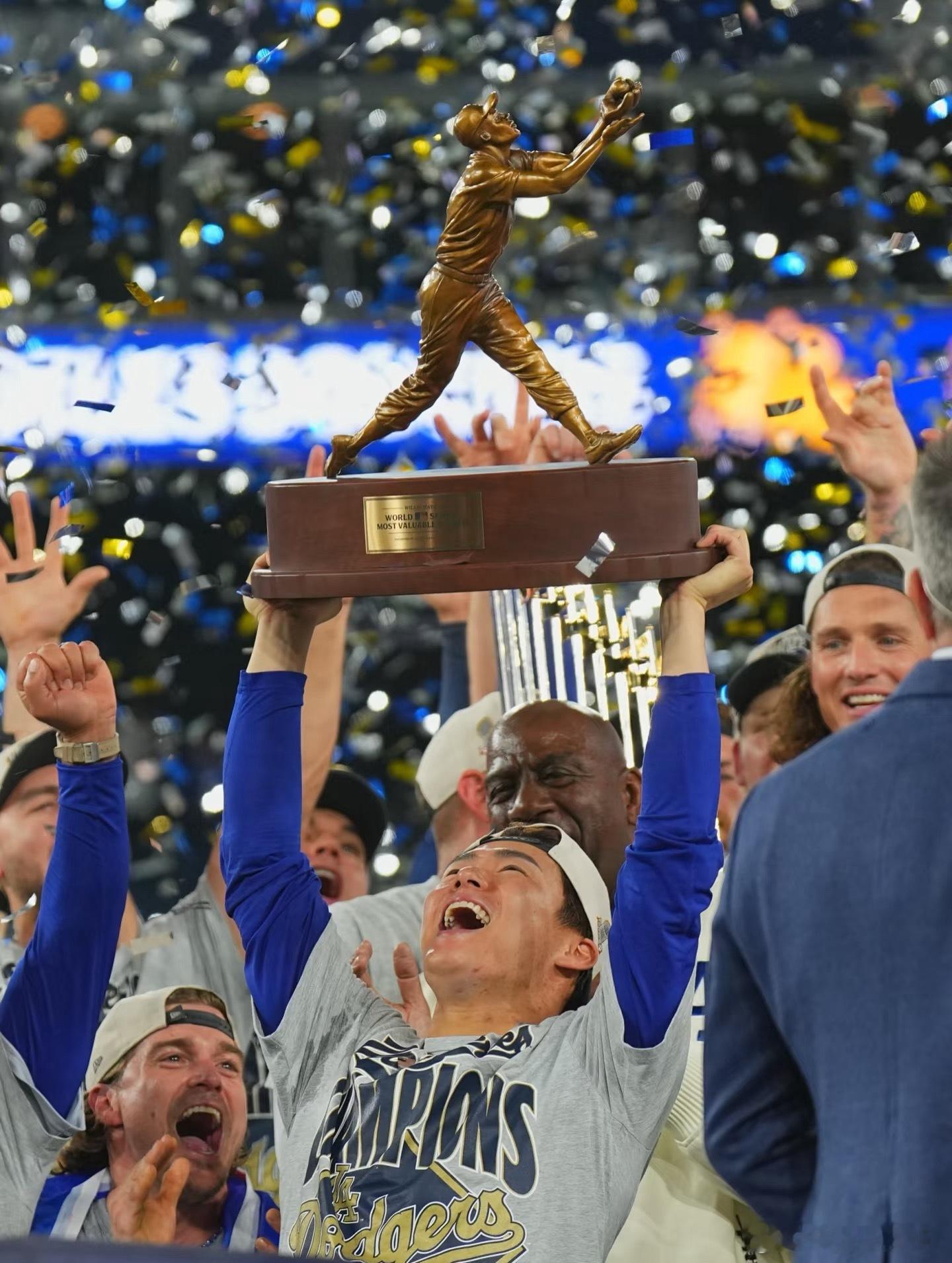 周一看到山本由伸球衣的时候我还纳闷这人谁啊，和大谷翔平球衣一个价格。结果周日别人