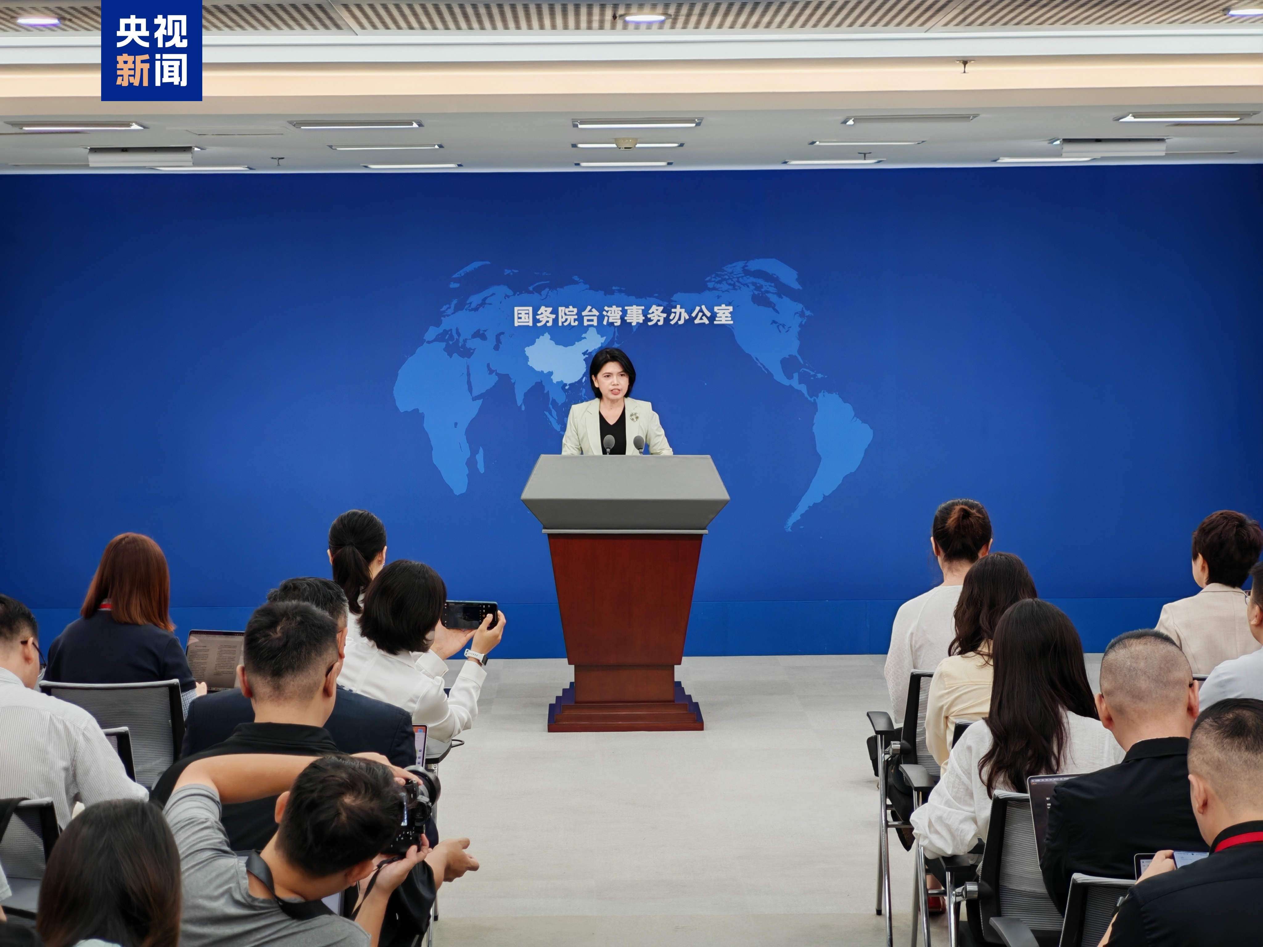 【#国台办回应民进党威胁25名台湾艺人#：#表达对国家认同是台湾艺人正当权益#】