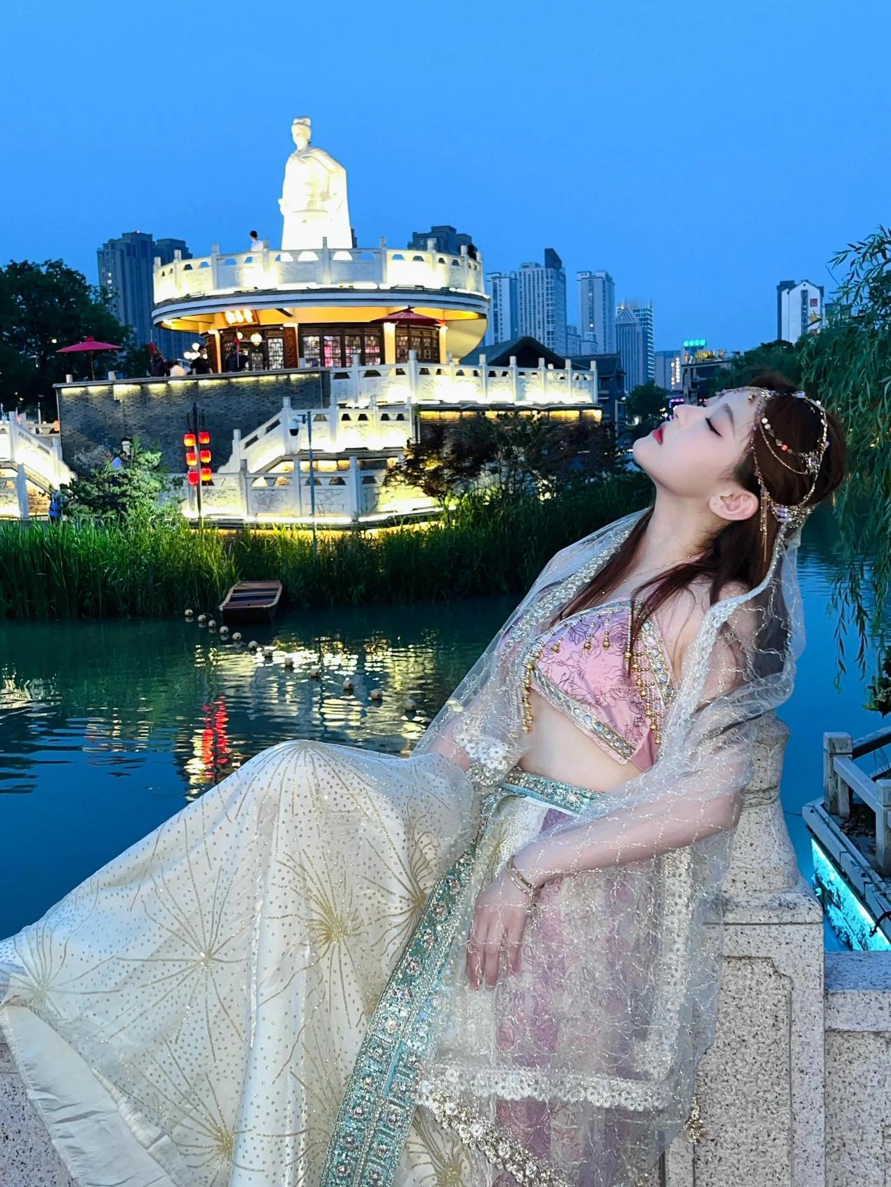仙女下凡#美若仙子#风姿绰约美少女# 民族风穿搭
