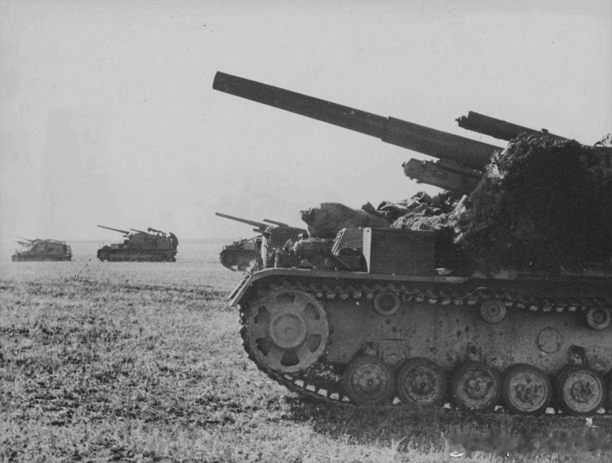 1943年在库班田野上的德军Sd.Kfz. 165 Hummel野蜂自行105毫