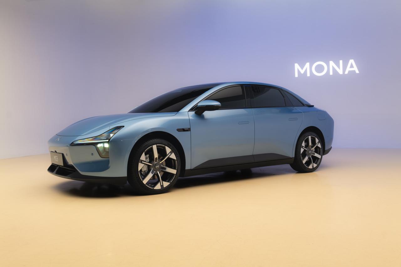 小鹏MONA M03今天首秀，放出了外观啥的，8月份上市才会有具体定价，十几万的