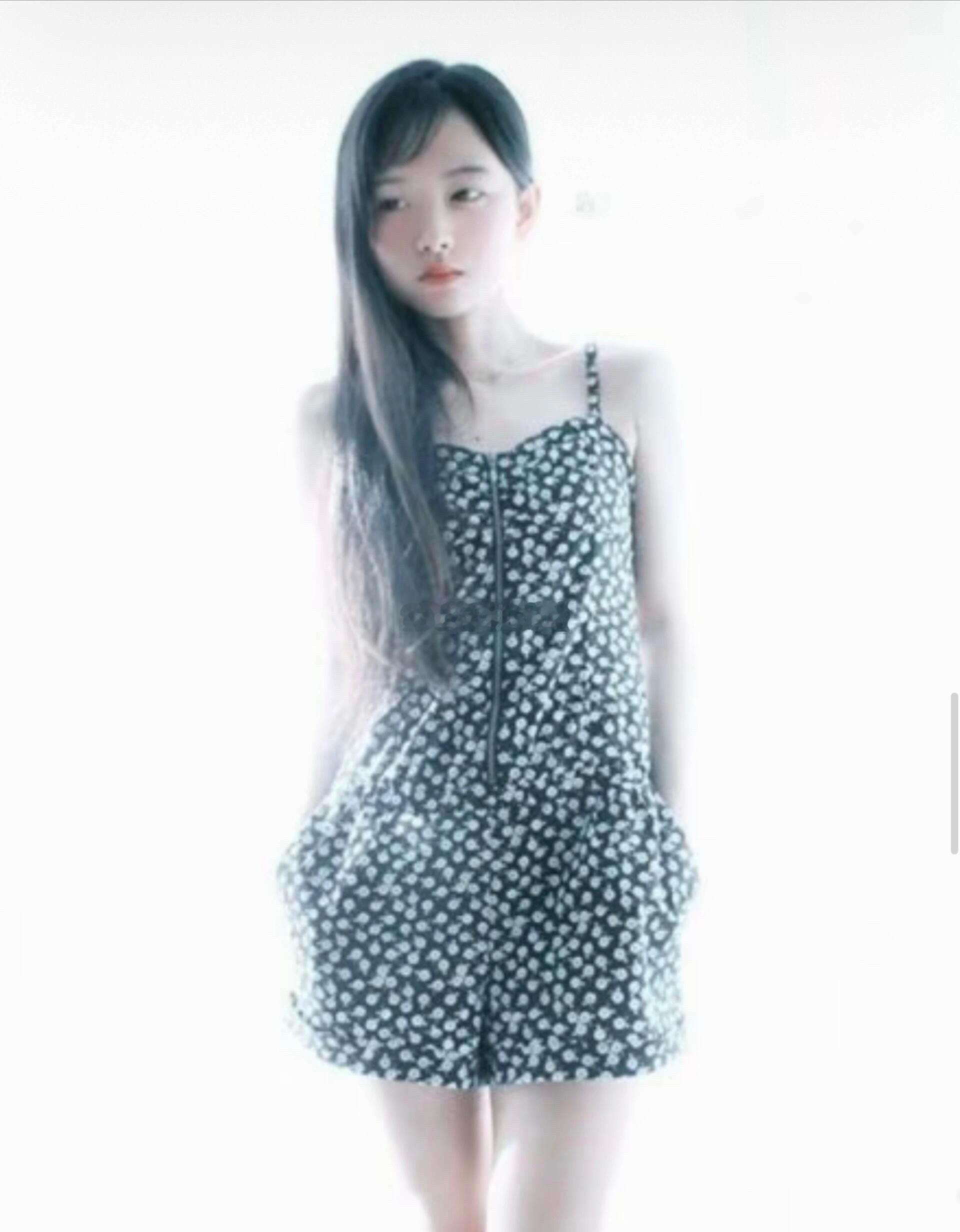 早期18岁鞠婧祎参加女生派 