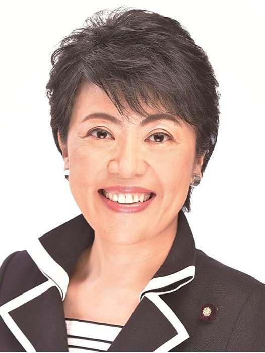 高市早苗内阁正式成立，将对日本政坛和政策走向产生哪些影响？
----------