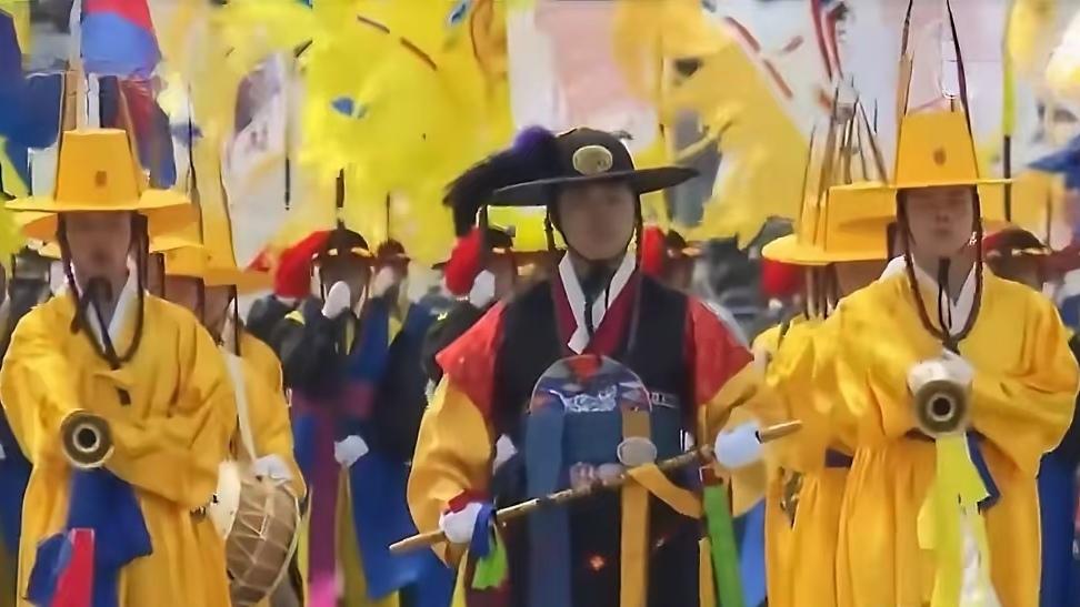 欣赏不了的欢迎仪式，但对日本挺适用！
高市早苗访韩，韩国总统李在明用最传统、最高