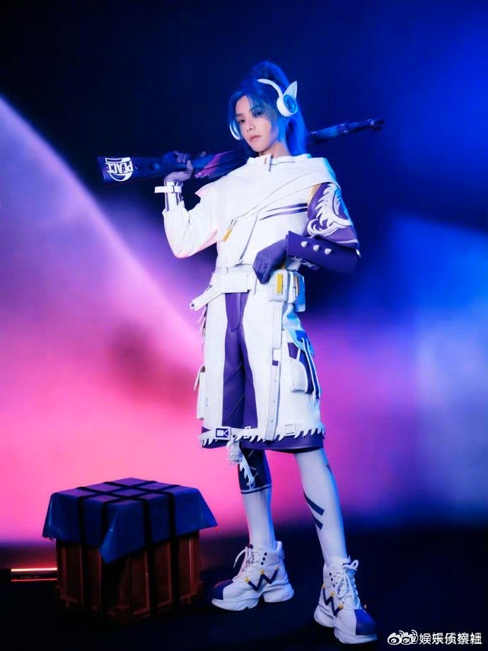 花花好有科技感的造型！｜华晨宇[心] ​​​