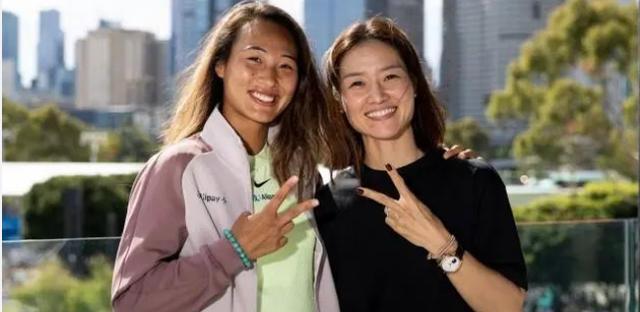 李娜谈郑钦文：我们湖北人的特质是脾气火爆。对于郑钦文是否昙花一现，李娜表示严肃批