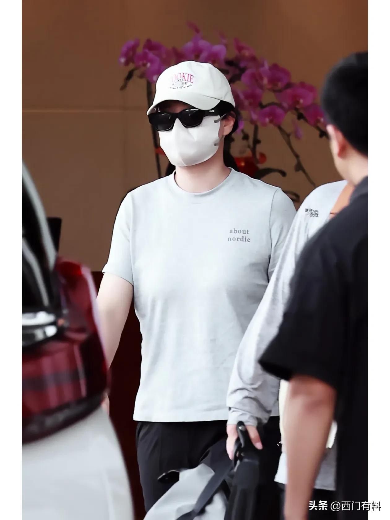 贾玲体重回弹，网友猜测有135斤[笑哭]

不过话说回来，瘦下去容易长久保持确实