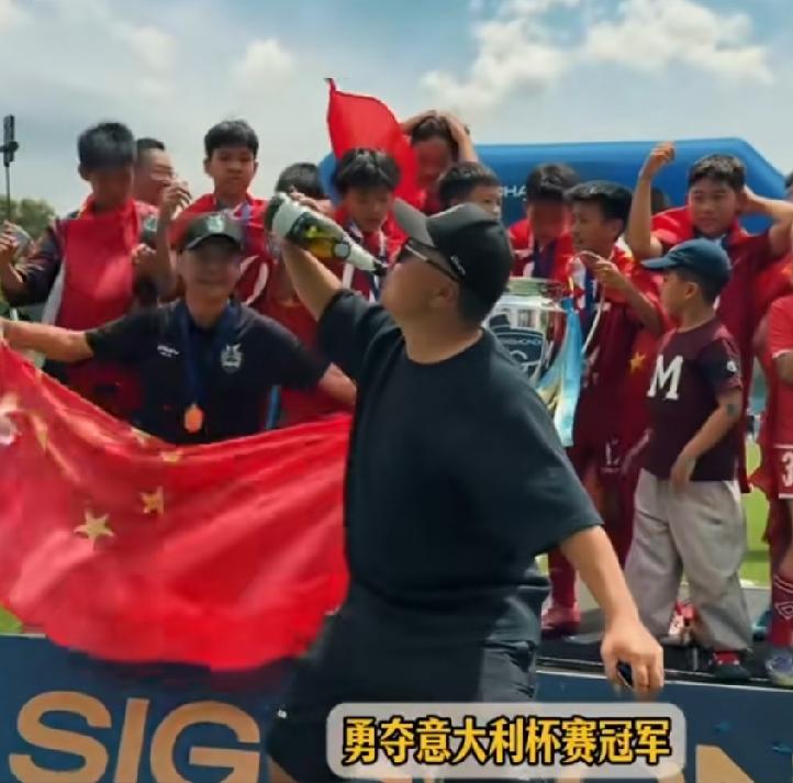 在困难的条件下，走出一条不平凡的路。向着美好未来，勇敢前行。