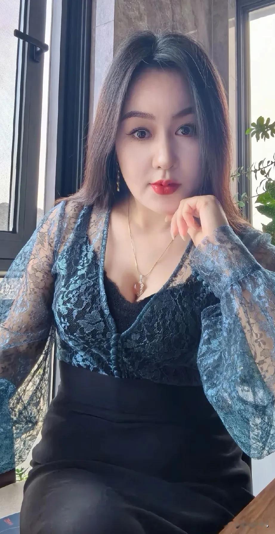 86年
40岁
人到中年你才会明白

朋友   亲戚   同事
不过是你人生中的