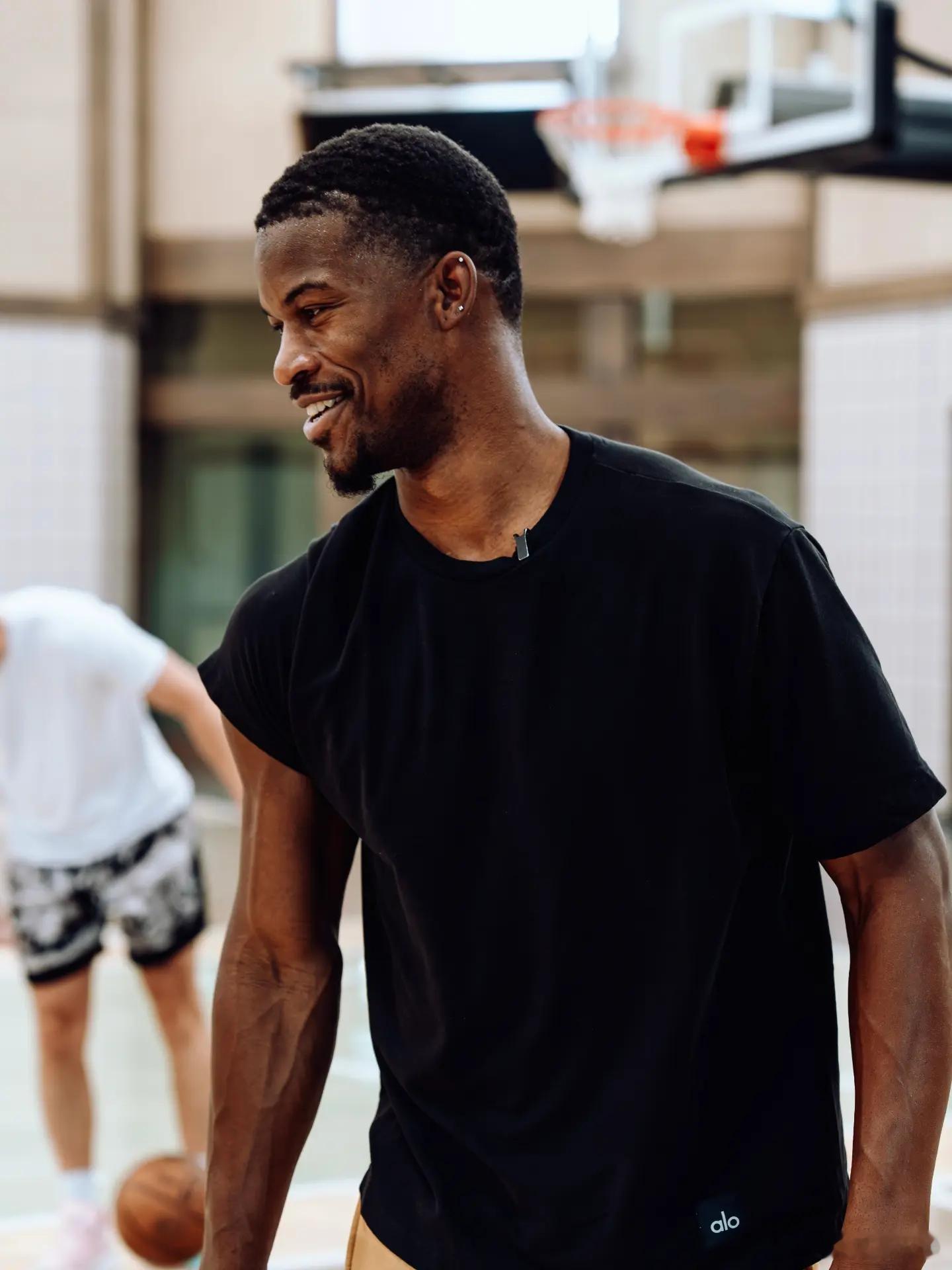 金州勇士 吉米·巴特勒和追梦格林一起训练。nba