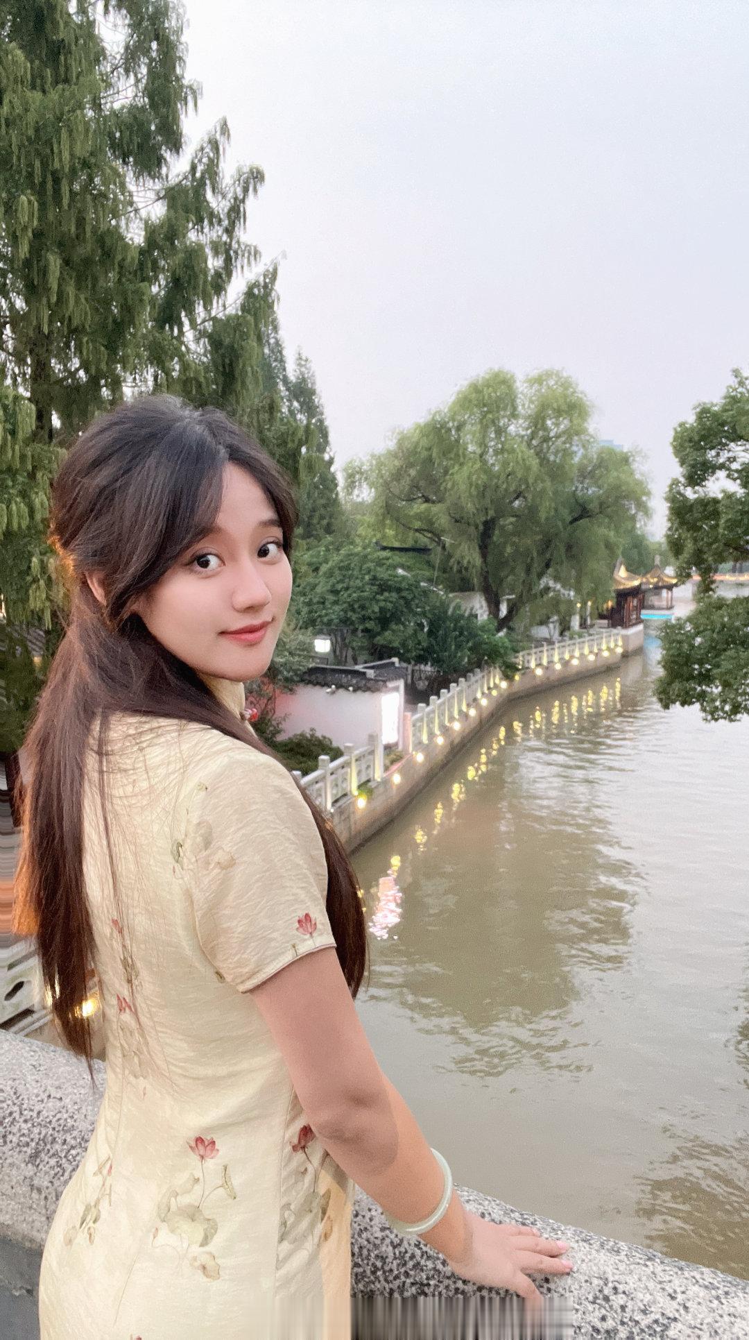 小镇和我🎬 ​​​
